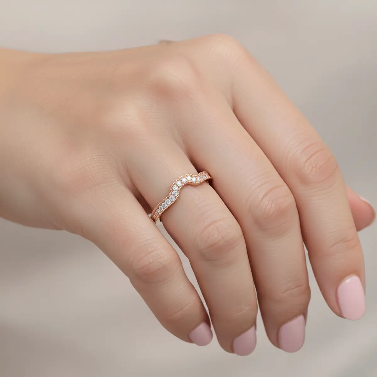 Round Lab Grown Diamond Etched Profile Curved Band